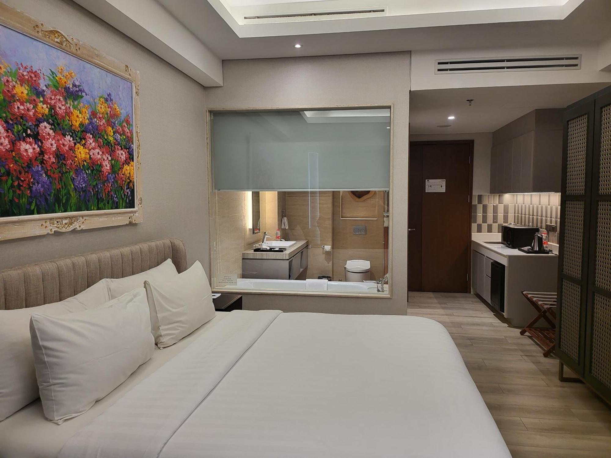 Trembesi Hotel Serpong Exterior foto
