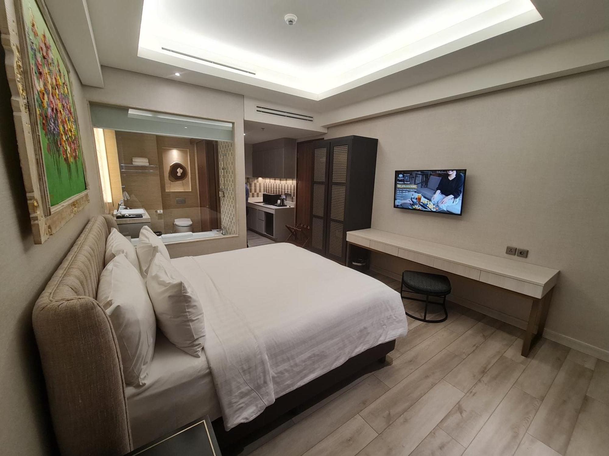 Trembesi Hotel Serpong Exterior foto