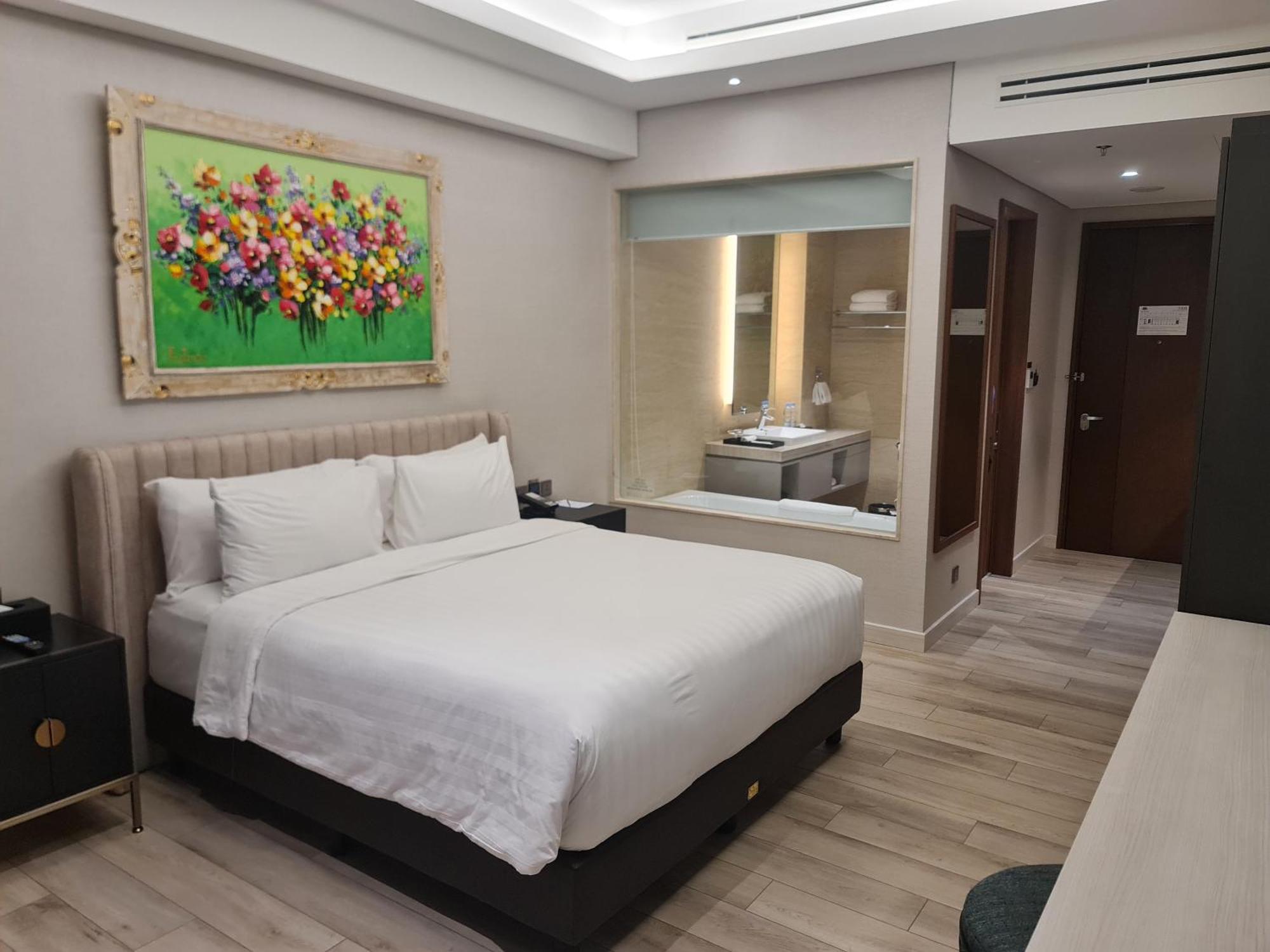 Trembesi Hotel Serpong Exterior foto